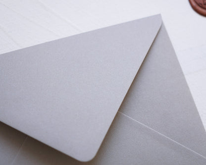 Agyag szürke prémium boríték - B6 - 125×176 mm - RENDELÉSRE-Boríték-Erdélyi Esküvői Meghívók-B6,boríték,bézs,szürke-Erdélyi Esküvői Meghívók