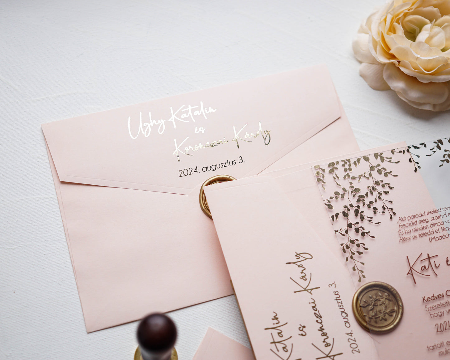 9214 - Plexi wedding invitation with cream envelope