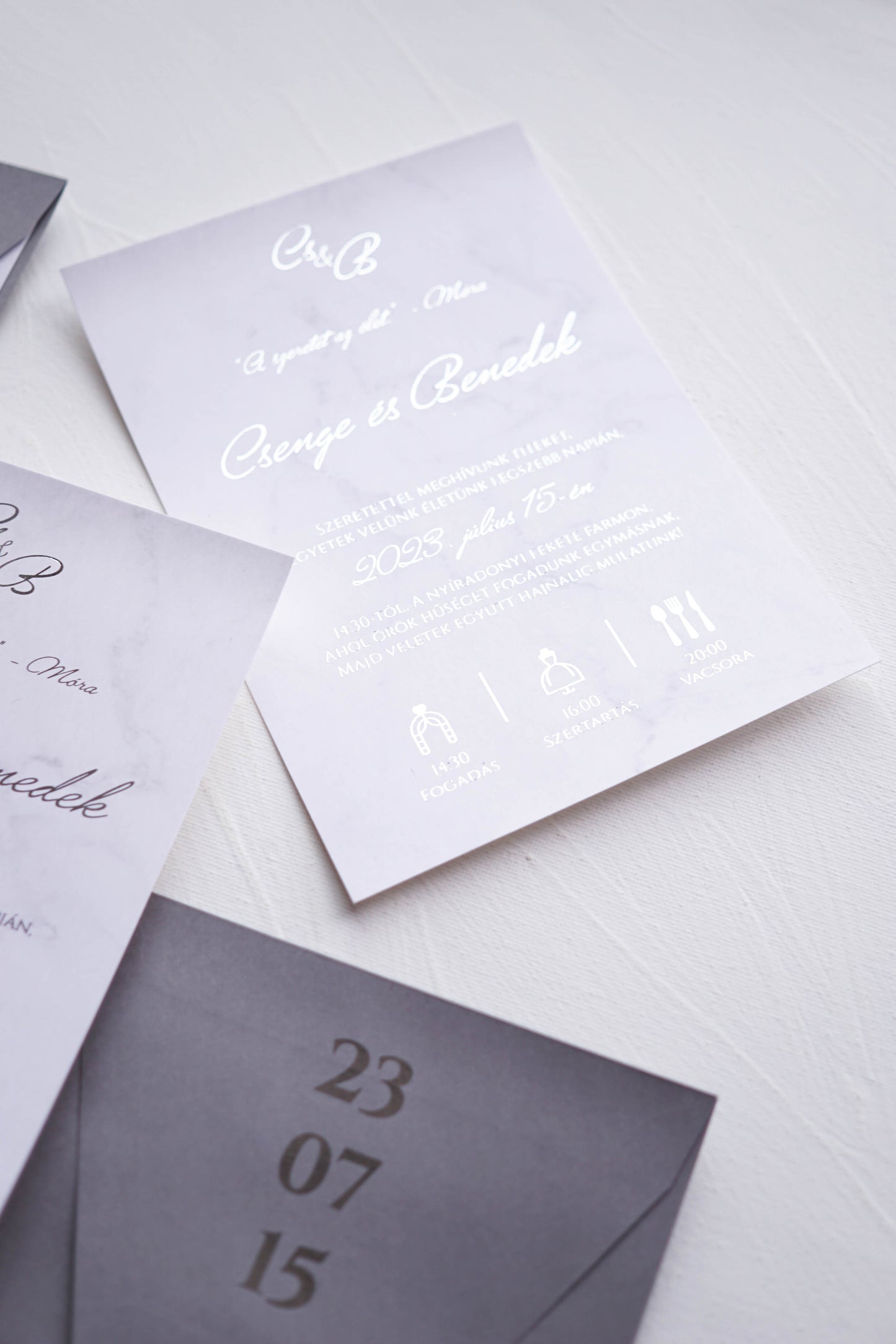 EM48 - Ezüst fóliázott esküvői meghívó