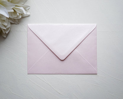 Rendelésre - Gyöngyházfényű Candy Pink prémium díszboríték - B6 - 125×176 mm-Boríték-B6 - 12.5 x 17.6 cm -B6, boríték, pink, rózsaszín boríték - plicuri colorate - plicuri speciale -Erdélyi Esküvői Meghívók