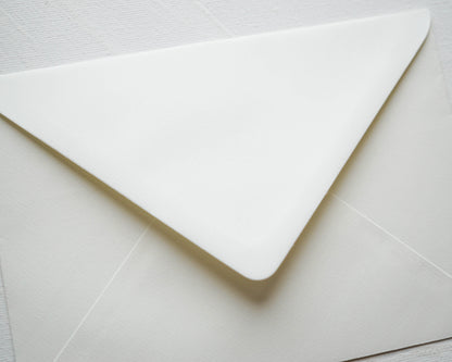 Ivory texturált díszboríték - B6 - 125×176 mm-Boríték-B6 - 12.5 x 17.6 cm -B6, boríték, krém boríték - plicuri colorate - plicuri speciale -Erdélyi Esküvői Meghívók