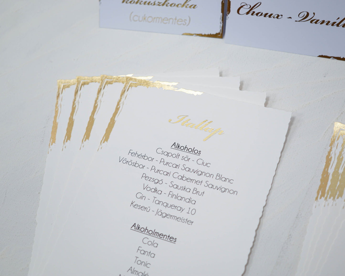 ME20 - A flat wedding menu - With gold foil pattern