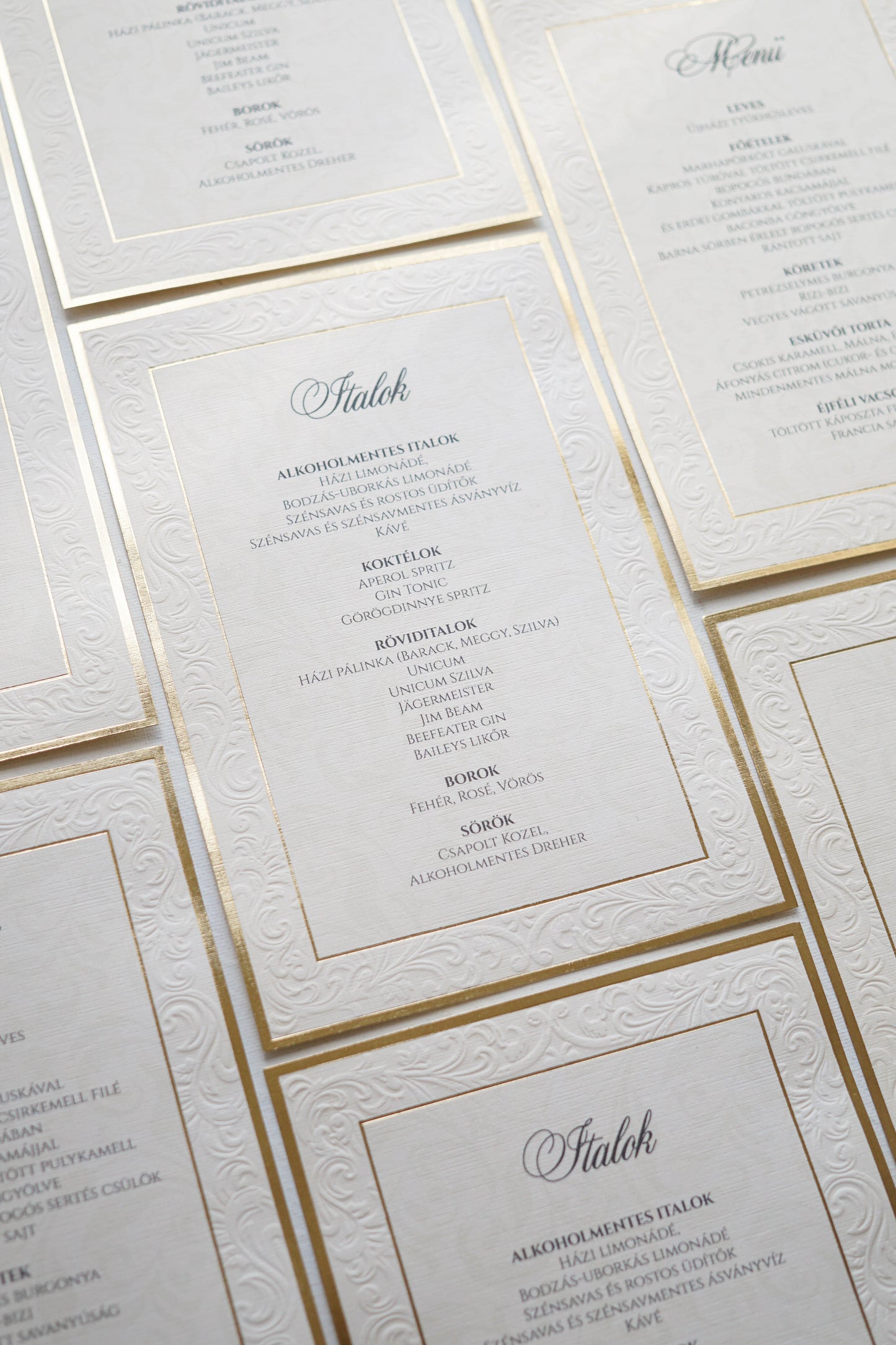 ME21 - Egy lapos esküvői menü - Arany és barokk mintával