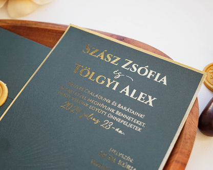 9317 - Méregzöld esküvői meghívó aranyprégelt szöveggel