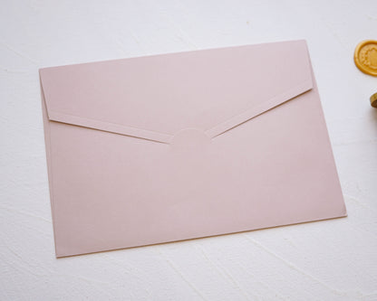 Z9247 - Bézs díszboríték - 20 x 14 cm-Boríték-Erdélyi Esküvői Meghívók-boríték,bézs,krém-Erdélyi Esküvői Meghívók