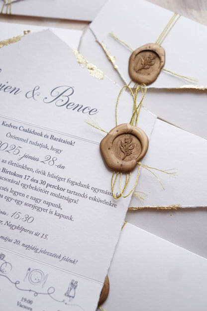 EM79 - Kinyitható meghívó aranyozott szélekkel, madzaggal és viaszpecséttel lezárva