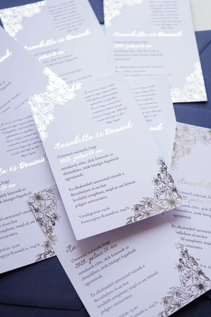 EM80 - Ezüstfóliázott virágmintás esküvői meghívó, tengerészkék borítékkal