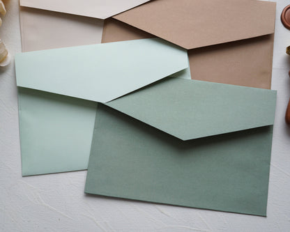 Menta zöld boríték i8 - 13,3 x 18,4 cm.