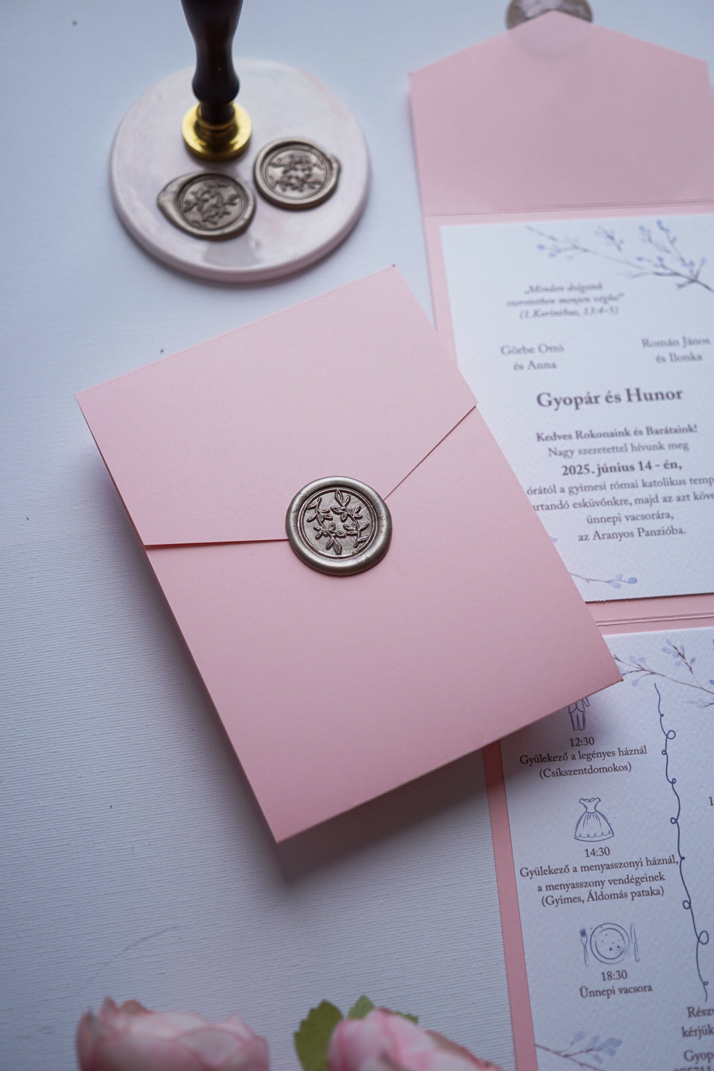 EM78 - Kinyitható tokos meghívó, rózsaszín.