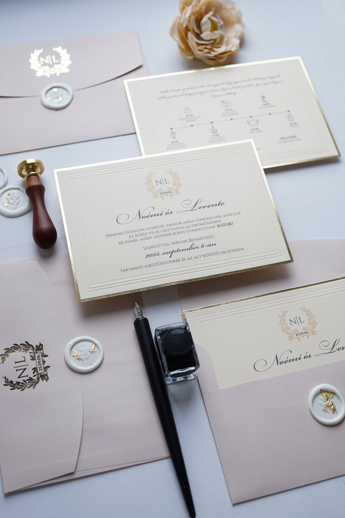 9234 - Elegáns Esküvői Meghívó bézs borítékkal