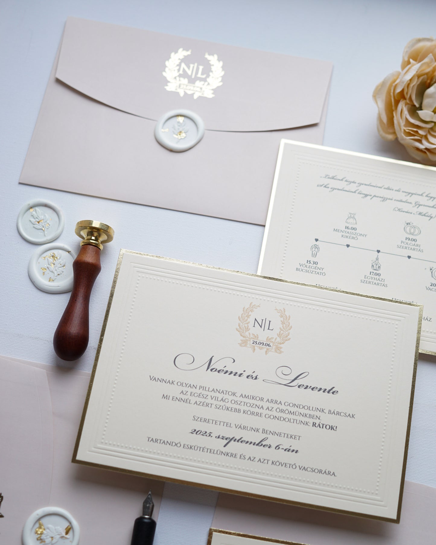 9234 - Elegáns Esküvői Meghívó bézs borítékkal