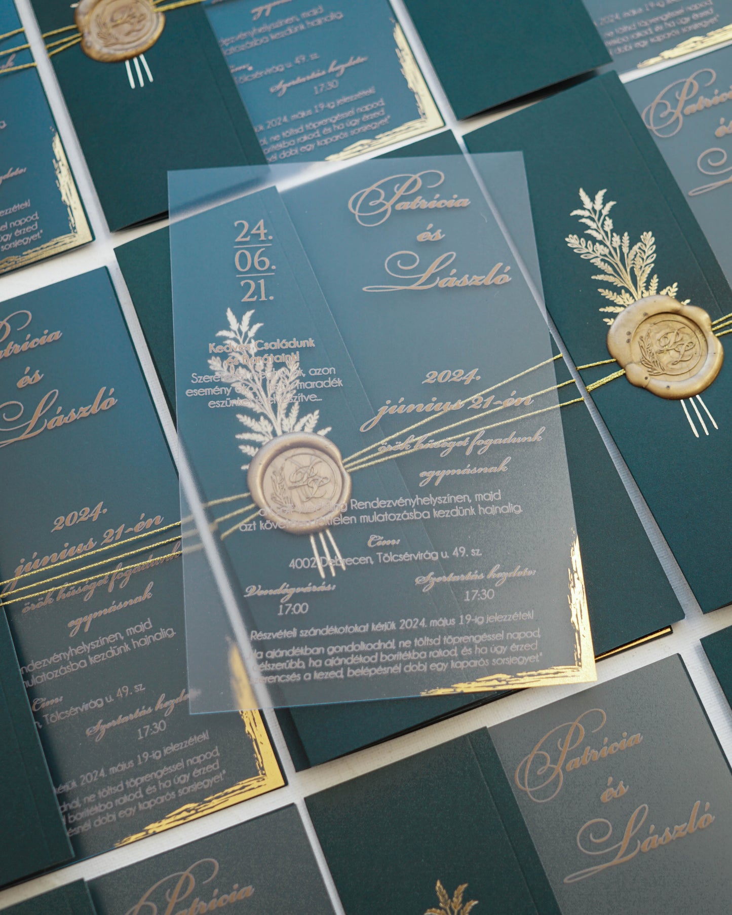 9277 - Plexi esküvői meghívó zöld tokkal