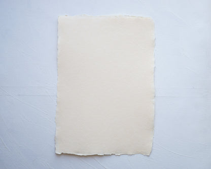 Merített papír krém színű - 180 g/m2 - A4 - RENDELÉSRE-DIY papír-Erdélyi Esküvői Meghívók-fehér,virág-Erdélyi Esküvői Meghívók