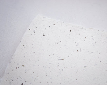 Merített papír Menta darabokkal - 180 g/m2 - A4 - RENDELÉSRE-DIY papír-Erdélyi Esküvői Meghívók-fehér,virág-Erdélyi Esküvői Meghívók