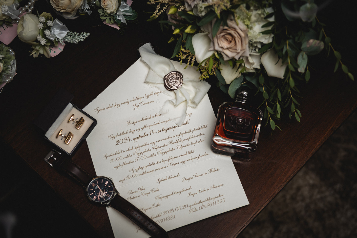 EM74 - Invitație elegantă, pliabilă, cu sigiliu de ceară și panglică