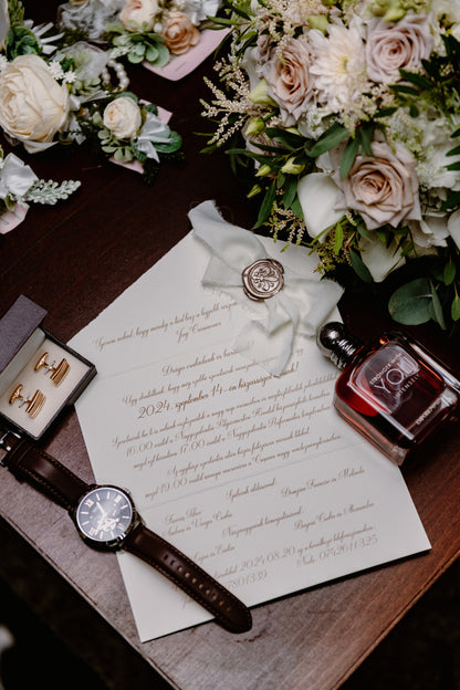 EM74 - Invitație elegantă, pliabilă, cu sigiliu de ceară și panglică