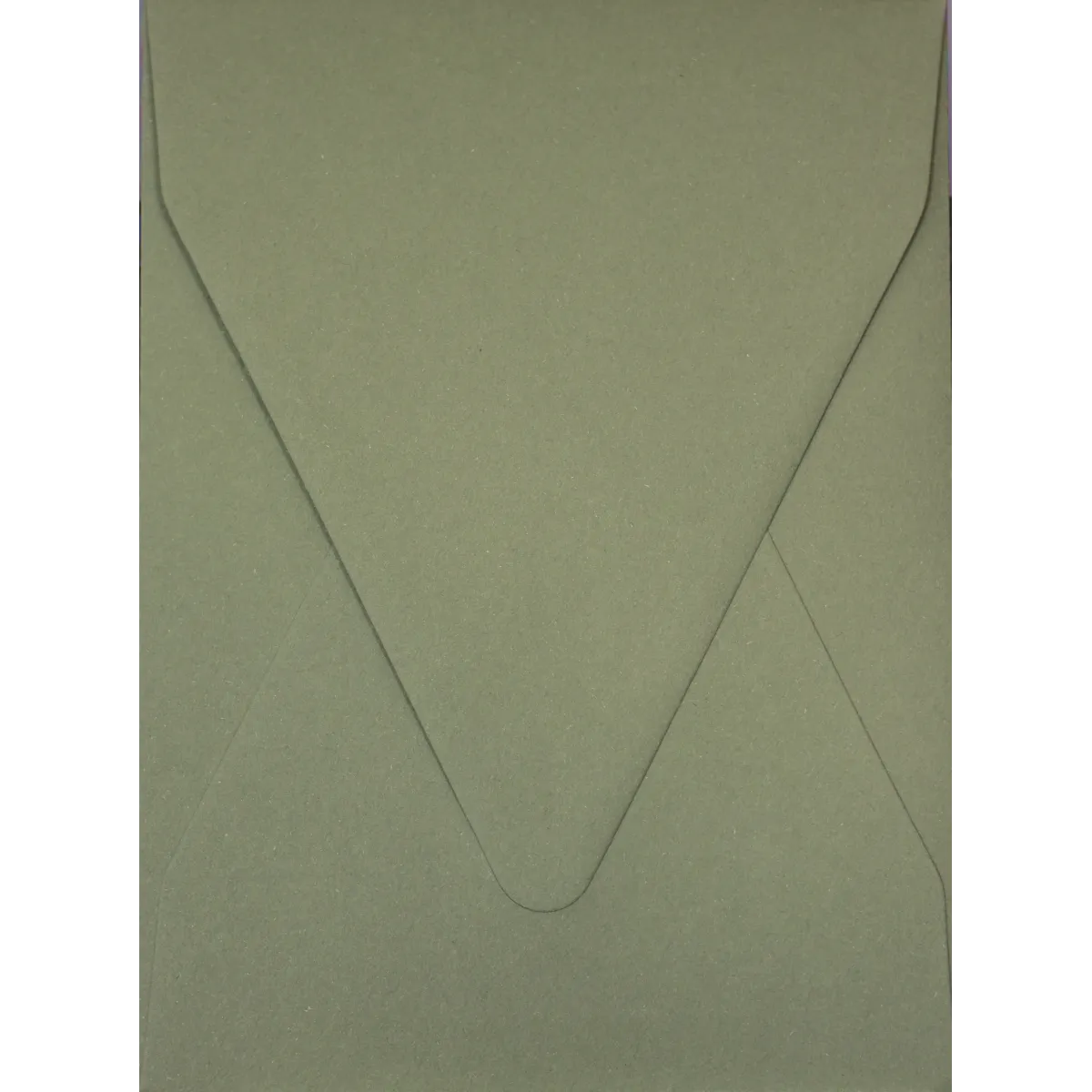 Pisztáciazöld rövidebb oldalon nyíló díszboríték - i8 - 13.4 x 18.2 cm. - RENDELÉSRE