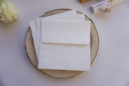 Tört fehér díszboríték - 16 x 16 cm.-Boríték-16 x 16 cm -boríték, fehér boríték - plicuri colorate - plicuri speciale -Erdélyi Esküvői Meghívók