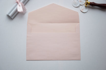 Z9135 - Púder rózsaszín díszboríték - 20 x 14 cm-Boríték-20 x 14 cm -boríték, krém boríték - plicuri colorate - plicuri speciale -Erdélyi Esküvői Meghívók