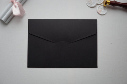 Z9234 - Fekete díszboríték - 20 x 14 cm-Boríték-20 x 14 cm -boríték, fekete boríték - plicuri colorate - plicuri speciale -Erdélyi Esküvői Meghívók