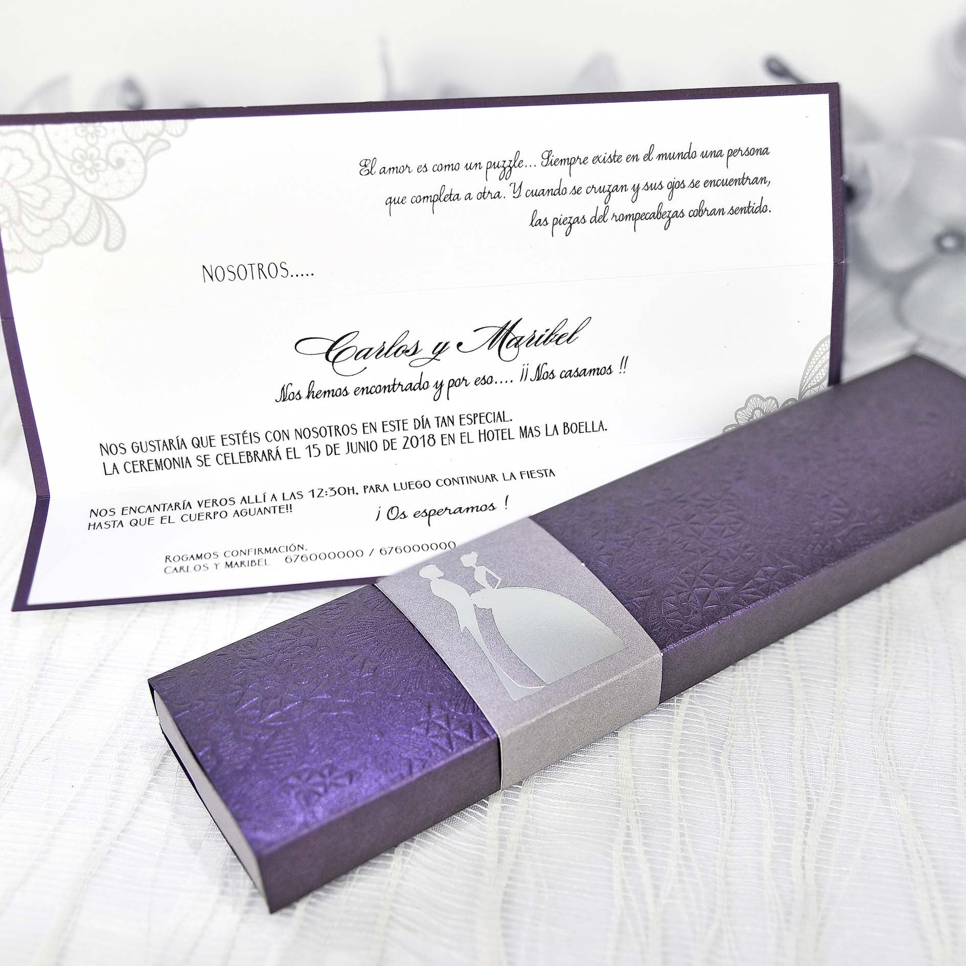 39208-esküvői meghívó-doboz, dombornyomott, ezüst, lila, virág-Erdélyi Esküvői Meghívók