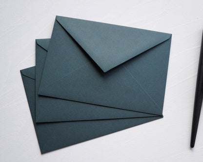 Fenyőzöld prémium díszboríték - C6 - 114 x 162 mm-Boríték-C6 - 11.4 x 16.2 cm -boríték, C6, zöld boríték - plicuri colorate - plicuri speciale -Erdélyi Esküvői Meghívók