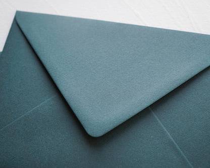 Fenyőzöld prémium díszboríték - B6 - 125×176 mm-Boríték-B6 - 12.5 x 17.6 cm -B6, boríték, zöld boríték - plicuri colorate - plicuri speciale -Erdélyi Esküvői Meghívók