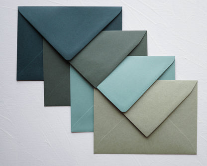 Fenyőzöld prémium díszboríték - B6 - 125×176 mm-Boríték-B6 - 12.5 x 17.6 cm -B6, boríték, zöld boríték - plicuri colorate - plicuri speciale -Erdélyi Esküvői Meghívók