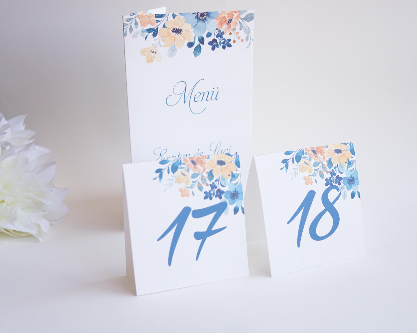 ME14 - Kinyitható Esküvői Menü - Kék és sárga virágos mintával