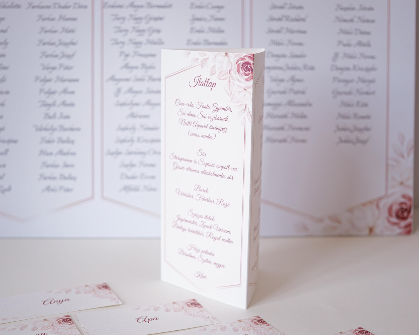Három oldalú esküvői menü - Geometrikus, púder rózsaszín virágmintával
