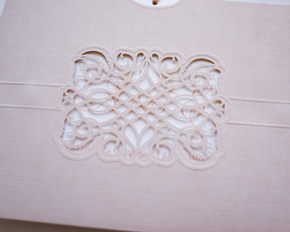 1127 - Lézervágott Esküvői Meghívó-esküvői meghívó-Erdélyi Esküvői Meghívók-barokk minta,dombornyomott,elegáns,lasercut-Erdélyi Esküvői Meghívók