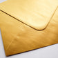 Arany színű díszboríték fényes papírból, i8 - 13,3 x 18,4 cm.-Boríték-i8 - 13.3 x 18.4 cm -arany, boríték boríték - plicuri colorate - plicuri speciale -Erdélyi Esküvői Meghívók
