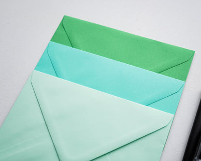 Mentazöld díszboríték i8 - 13,3 x 18,4 cm.-Boríték-i8 - 13.3 x 18.4 cm -boríték, zöld boríték - plicuri colorate - plicuri speciale -Erdélyi Esküvői Meghívók